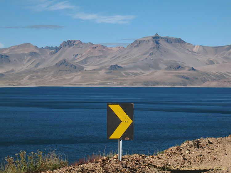 An image of Road Sign on the Maule Lake.